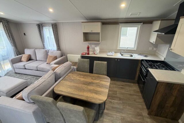 Kitchen and lounge landscape