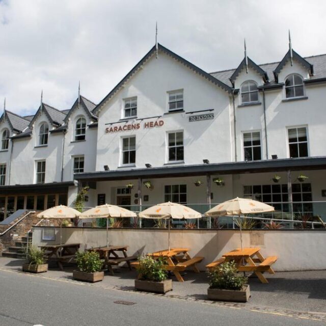 Saracens head