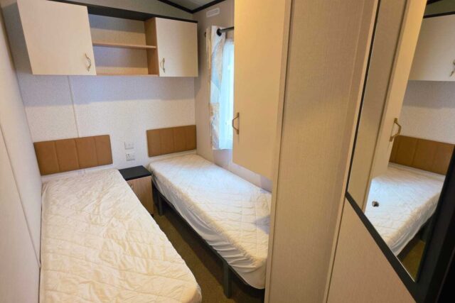 Static 2 Twin Bedroom