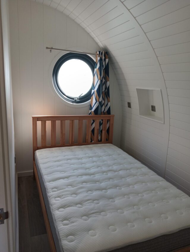 Deluxe pod bedroom